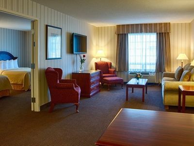 Quality Hotel & Suites Convention Centre