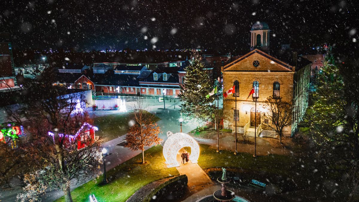 Christmas Downtown Woodstock